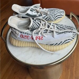 Yeezy Boost 350 V2 ‘Zebra’
